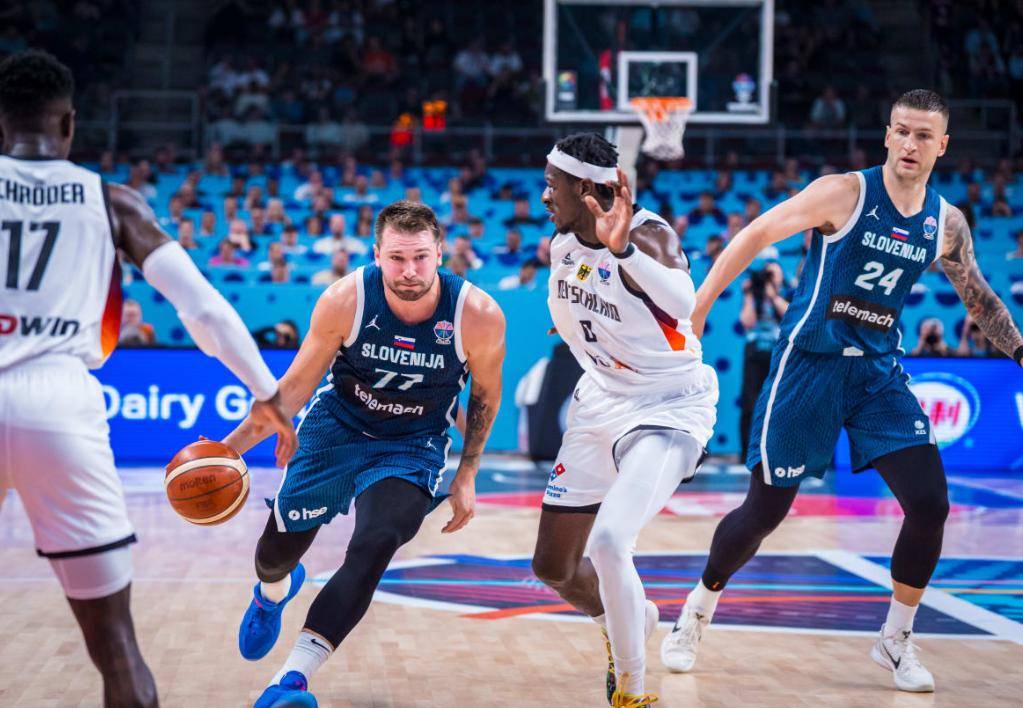 爱游戏网站入口-斯洛文尼亚队战术高超,晋级四强