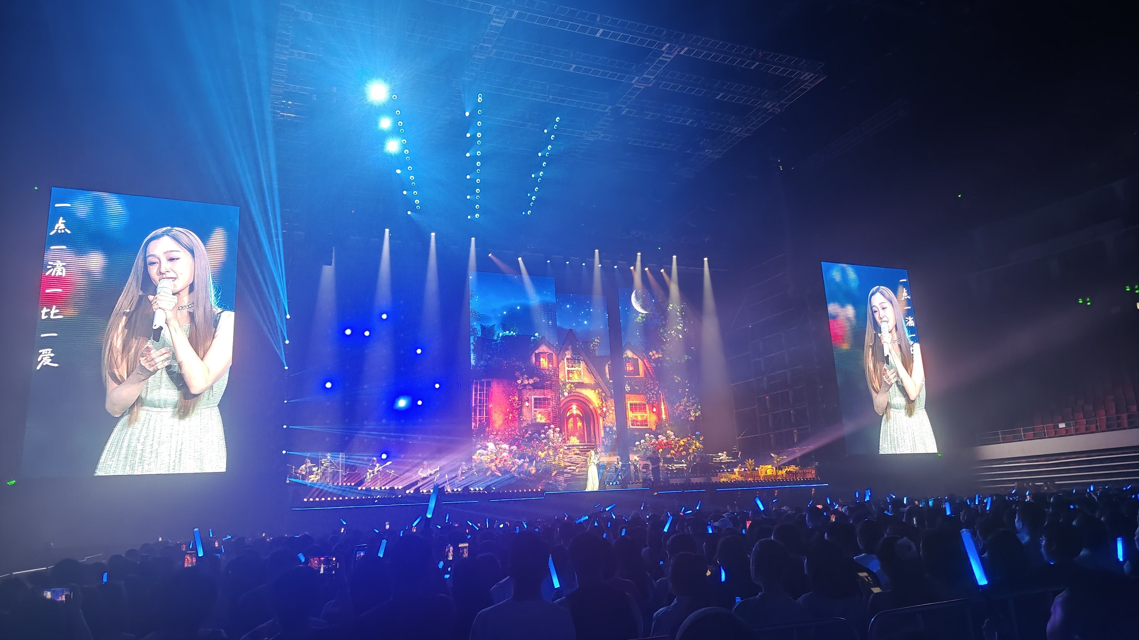 爱游戏登录入口-精彩瞬间引爆场馆,现场观众欢呼不止