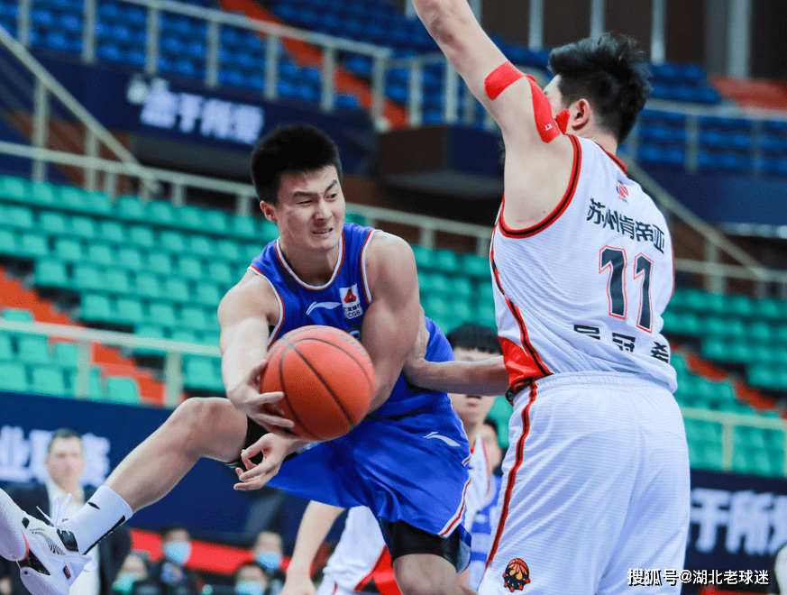 爱游戏电竞-江苏龙狮队势如破竹,连胜三场比赛
