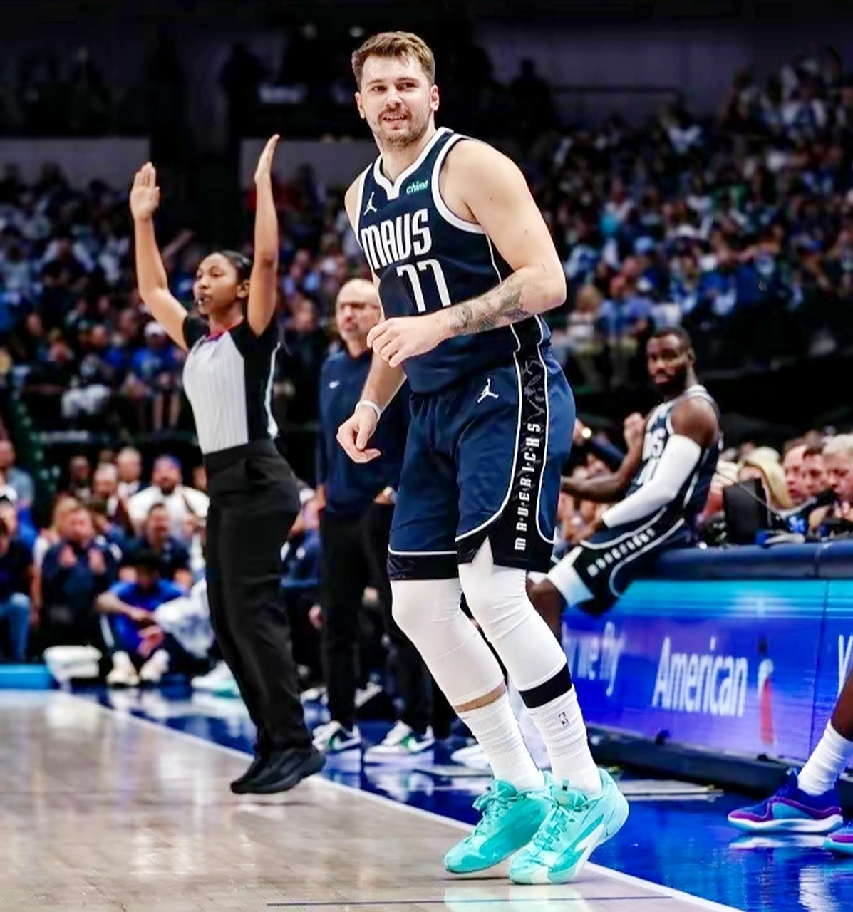 爱游戏官网-独行侠主场击败篮网,迎来胜利