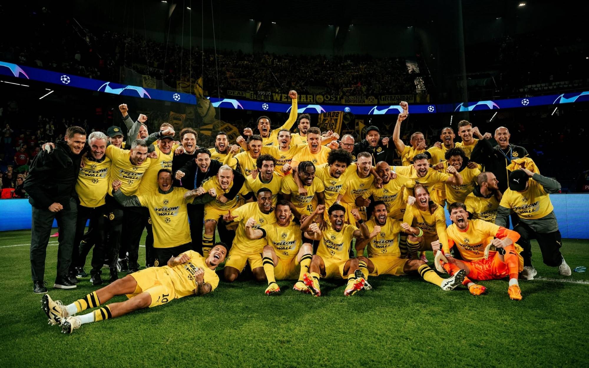 关于多特蒙德客场取胜，稳固联赛前四位置的信息