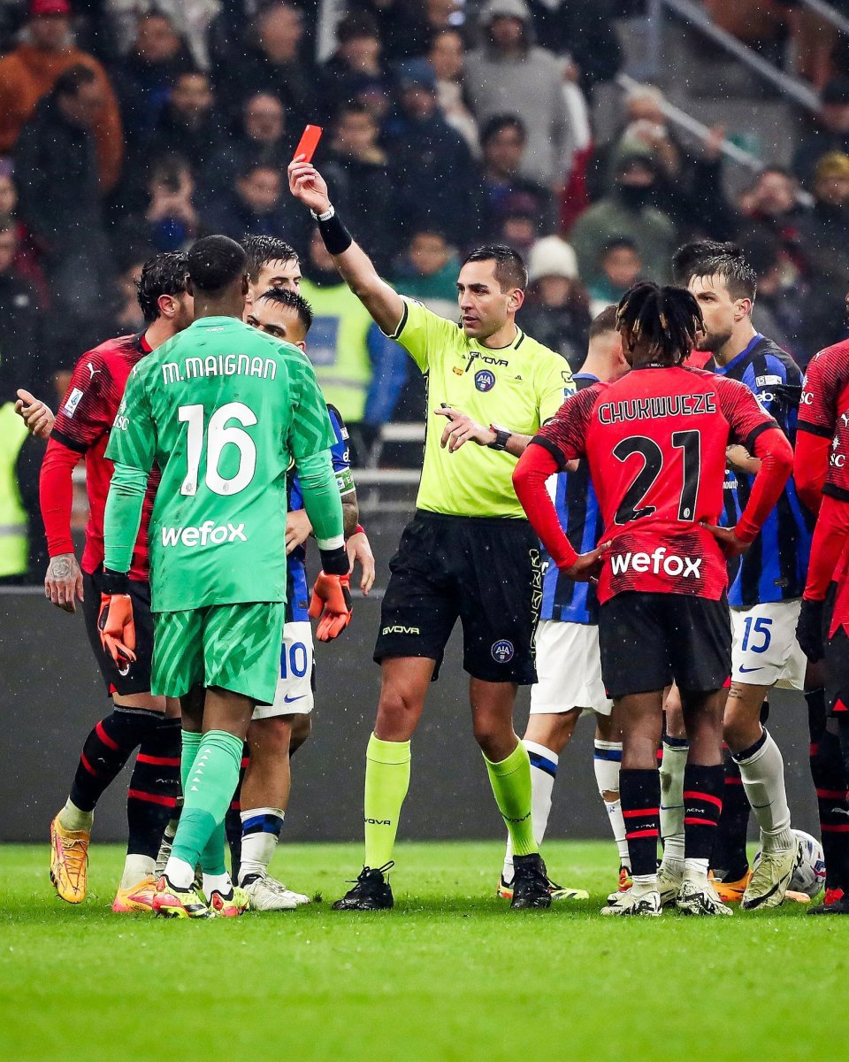 爱游戏官方-意大利联赛:米兰德比战备受关注