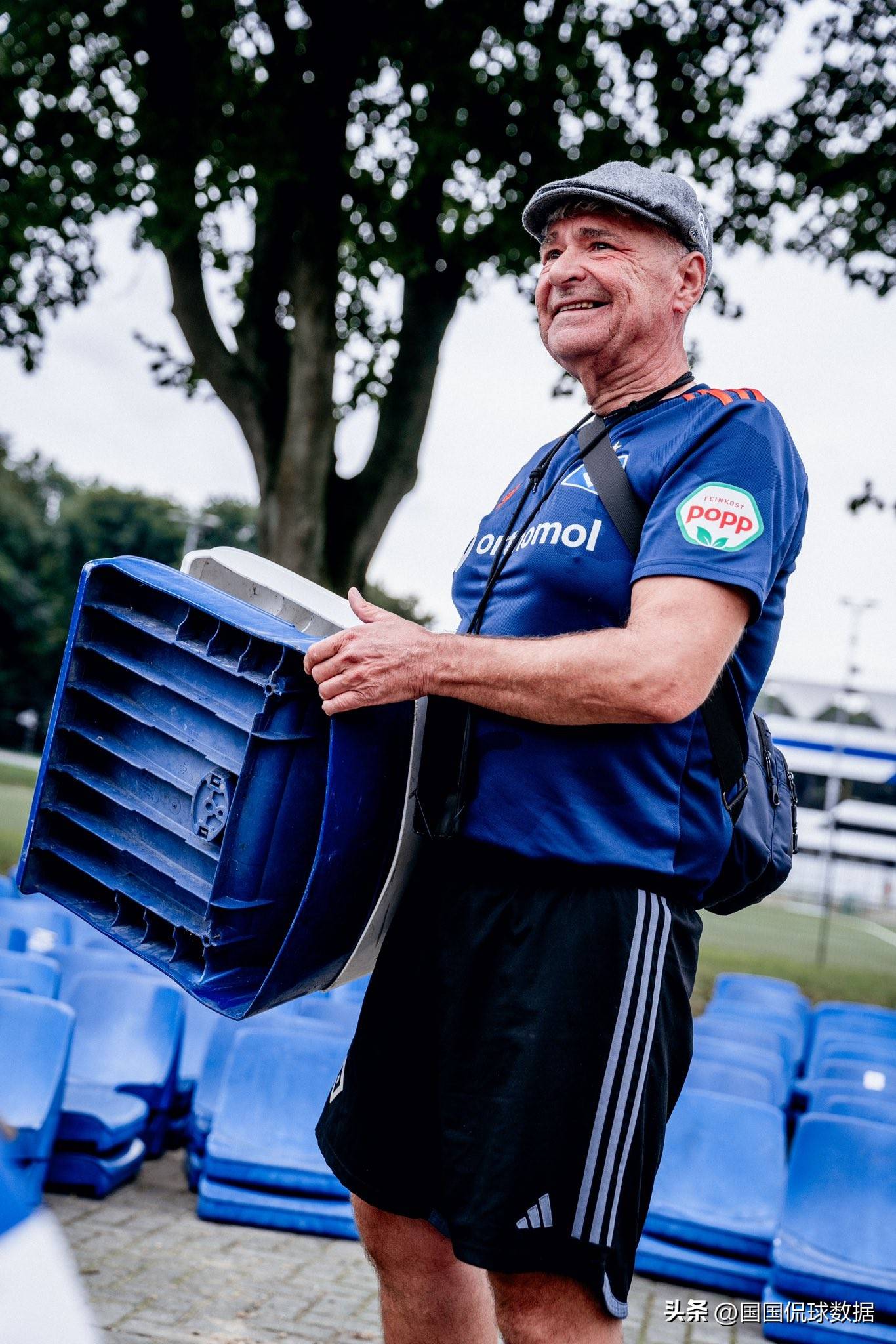 爱游戏注册-汉堡球员技术娴熟,在比赛中展现出色发挥