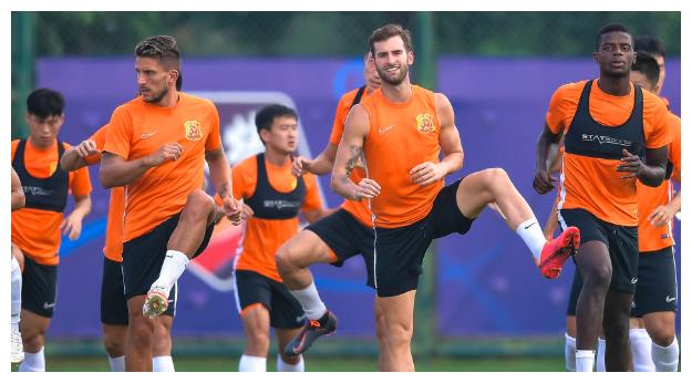 爱游戏直播-引援政策新颁布，外援球员引进竞价底线定额的简单介绍